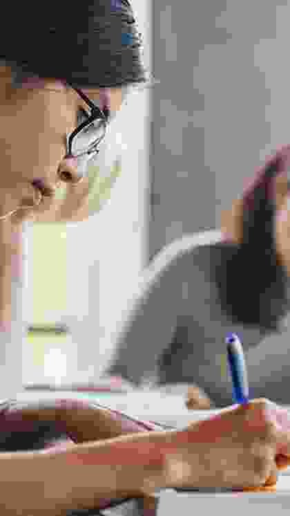 student-writing img